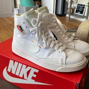 Nike Blazer Mid Rebel